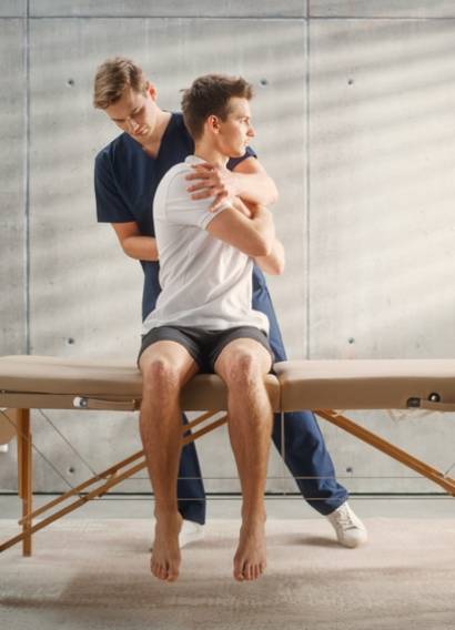 Professional,Sport,Physiotherapist,Working,On,Specific,Muscle,Groups,And,Back Professional,Sport,Physiotherapist,Working,On,Specific,Muscle,Groups,And,Back